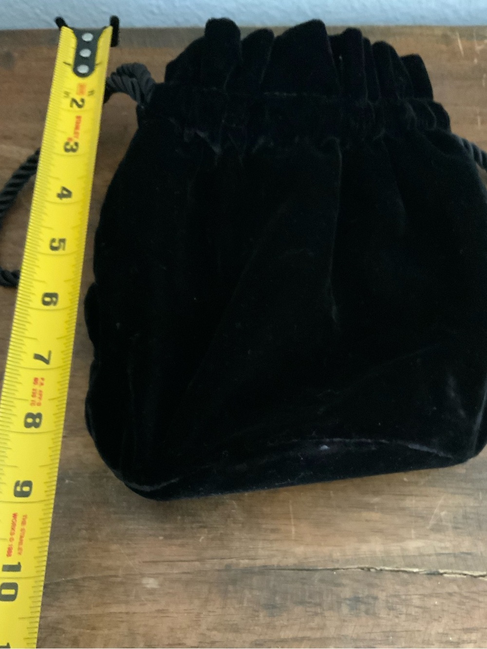 Doen Black Velvet Drawstring Pouch Bag - Picture 4 of 5